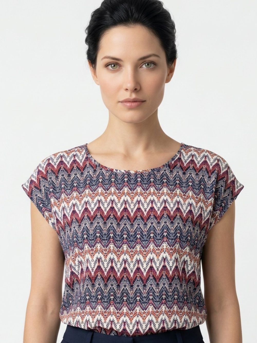 SKIES ARE BLUE | Zig Zag Print Top Cutout Back M